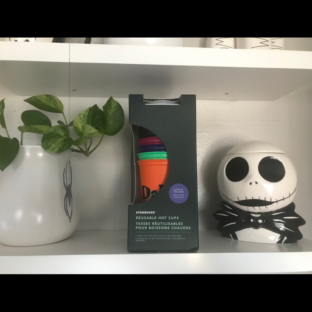 Starbucks glow in the dark